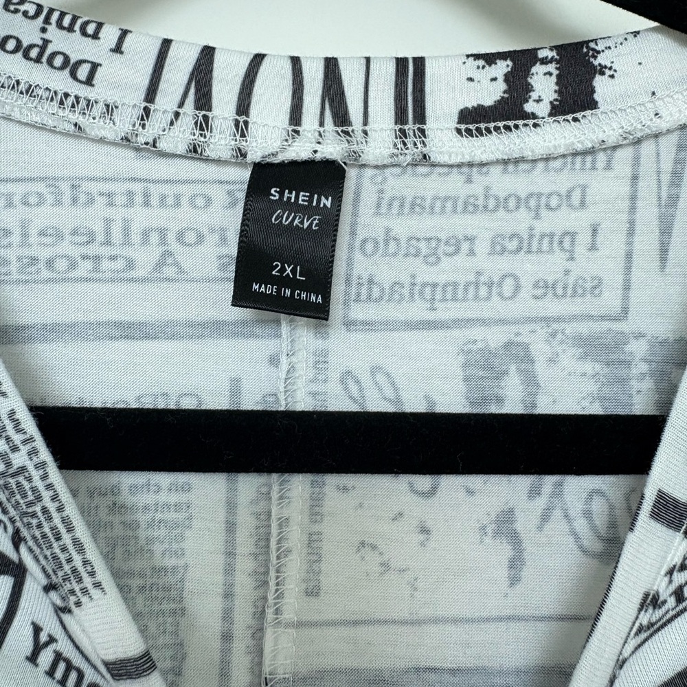 SHEIN Black and White Newspaper Print Dress with Red Accent size 2XL - Picture 4 of 5